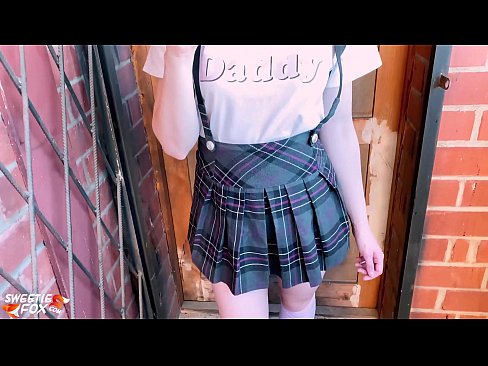 ❤️ Schoolgirl Sikini derinden Sucks ve sınıflar yerine sikikleri. Güzel porno bizde